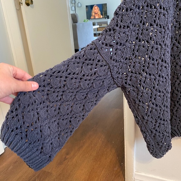 POL sweater - Picture 4 of 5